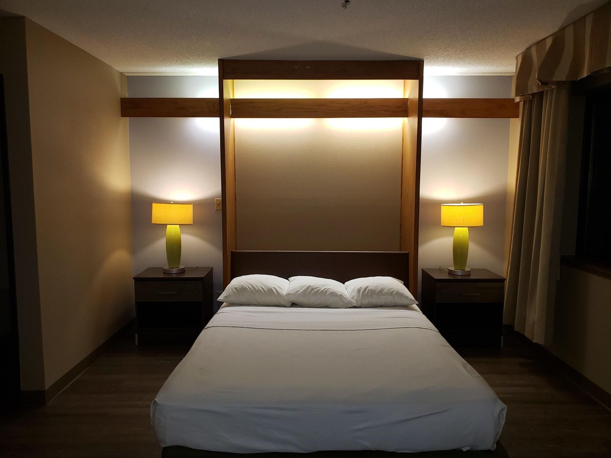 Super 8 By Wyndham Milwaukee Airport Hotel Bagian luar foto