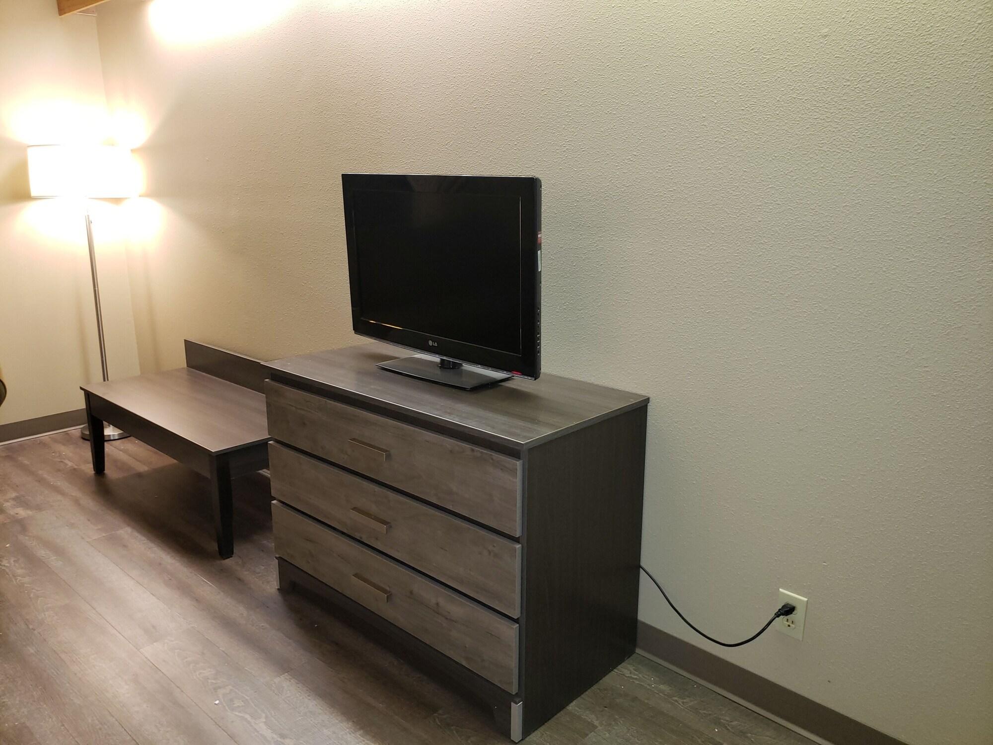 Super 8 By Wyndham Milwaukee Airport Hotel Bagian luar foto