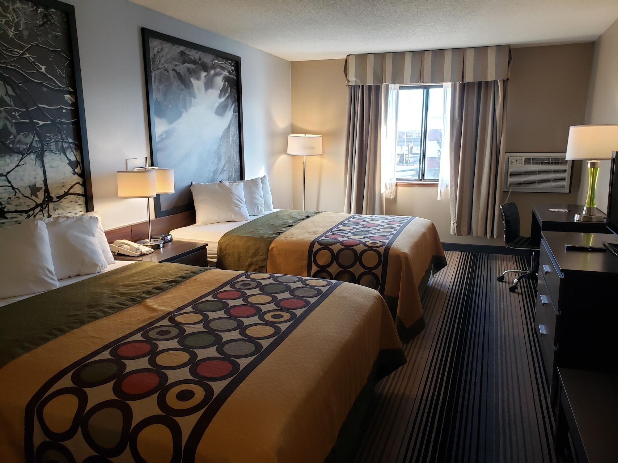 Super 8 By Wyndham Milwaukee Airport Hotel Bagian luar foto