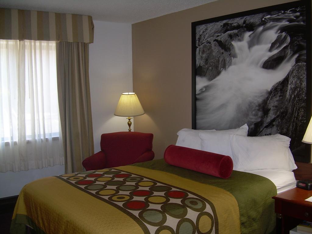 Super 8 By Wyndham Milwaukee Airport Hotel Ruang foto